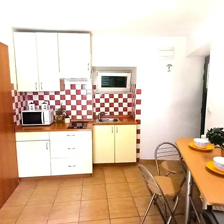 Donda Lägenhet Split