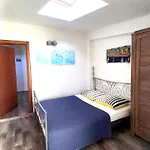 Donda Apartment Split