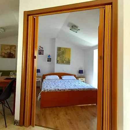 Donda 아파트 스플리트