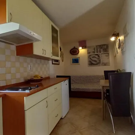 Donda 아파트 스플리트